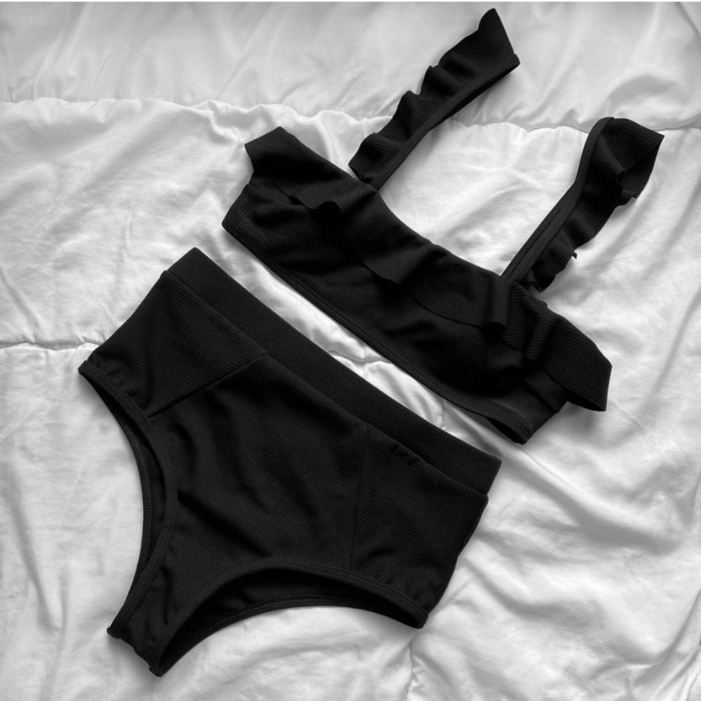 black ribbed ruffle swimsuit